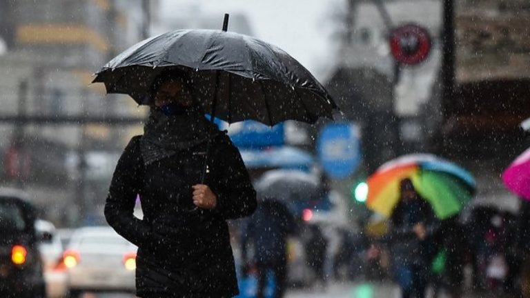 ¡Este viernes volverán las lluvias! Hoy, Santiago recibió la mitad de agua que Copiapó