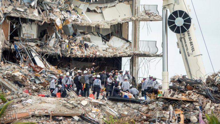 Han confirmado 16 muertos: Encontraron cuatro cuerpos más en edificio derrumbado