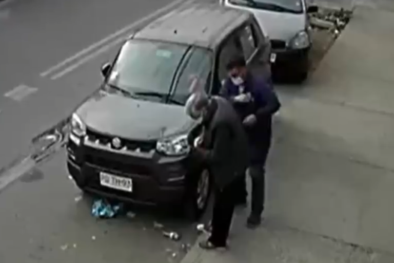 Ladrón le robó del bolsillo la pensión a un hombre de 80 años