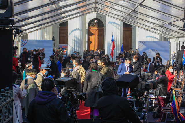 61% de los chilenos cree que la Convención Constitucional demorará más de un año, según encuesta Cadem