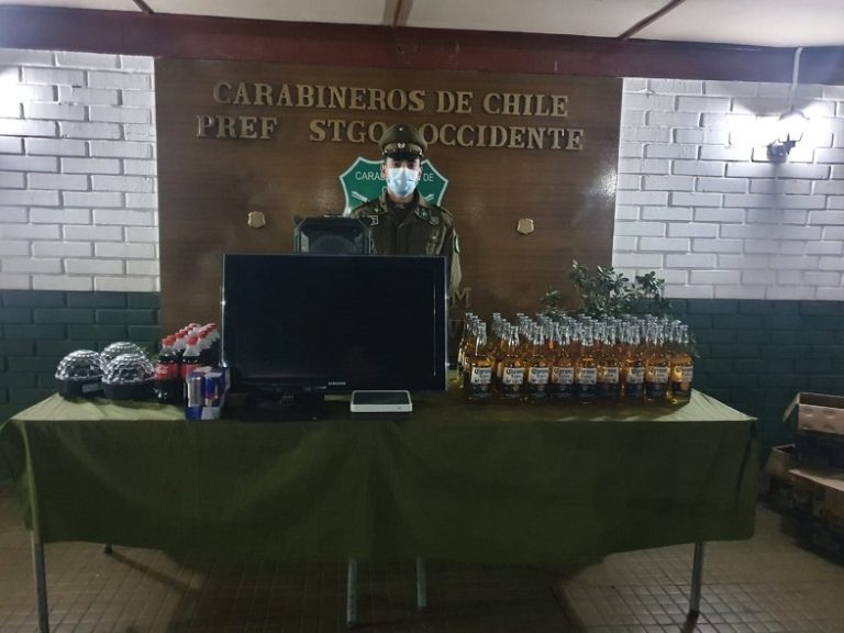 Tenían hasta un plan de escape: 26 detenidos por participar en fiesta clandestina en Cerro Navia