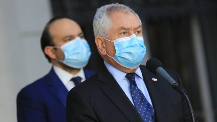 Ministro Paris se reunió con presidencia de la convención en medio de reclamos por irregularidades sanitarias