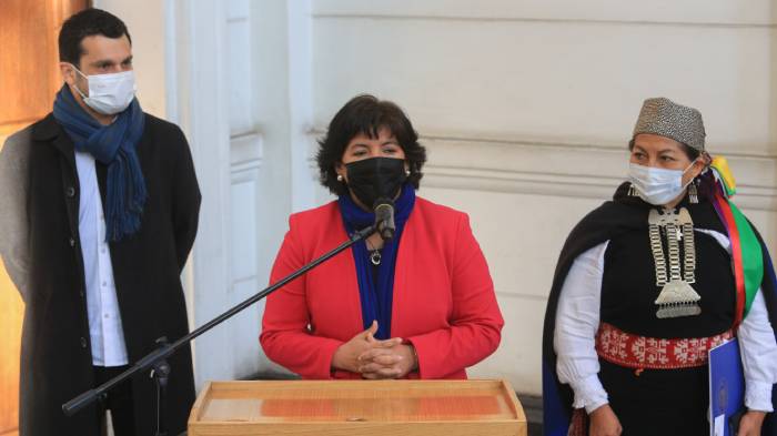 Yasna Provoste se reunió con mesa directiva de la Constituyente para ofrecer apoyo ante “incapacidad” del ejecutivo