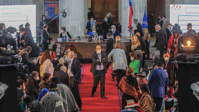 Las reacciones políticas tras histórica primera sesión de la Convención Constitucional
