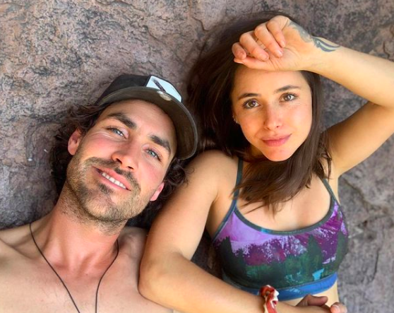 “Bienvenido”: Matías Assler compartió la primera foto de su hijo con Juana Ringeling