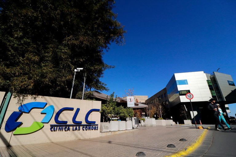 Gobierno ingresó denuncia contra presidente de CLC tras polémica por tercera dosis