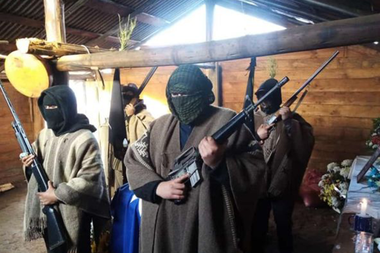 Con armas de grueso calibre custodian velorio de Pablo Marchant