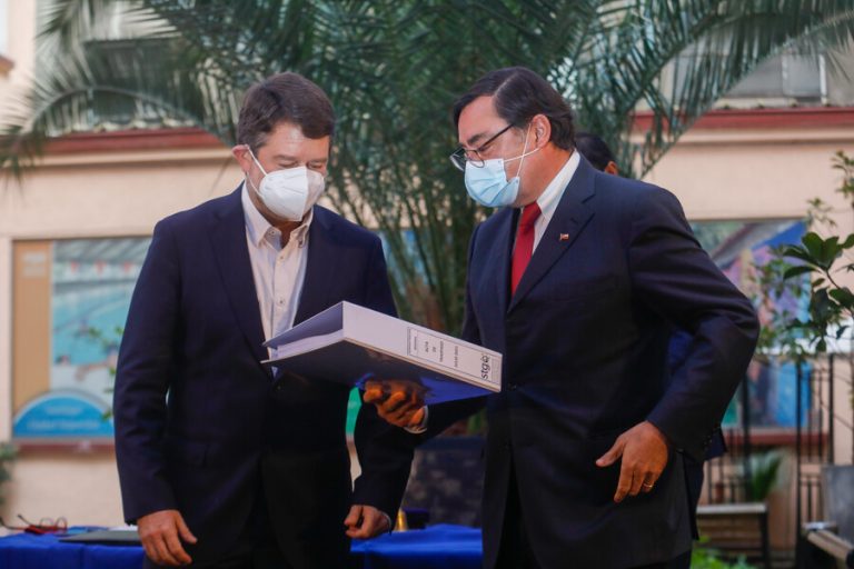 Claudio Orrego ya es el nuevo gobernador de la Región Metropolitana