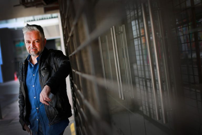 Convencionales reaccionan a dichos de Baradit: 