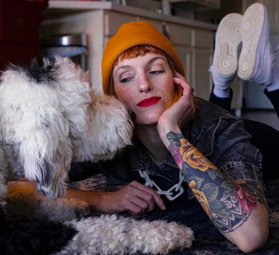 ¿Será tan así? Perra aprendió a hablar con su dueña y causa furor en Instagram