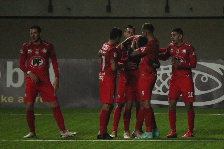 La Calera superó con lo justo a Curicó Unido y alcanzó el liderato exclusivo