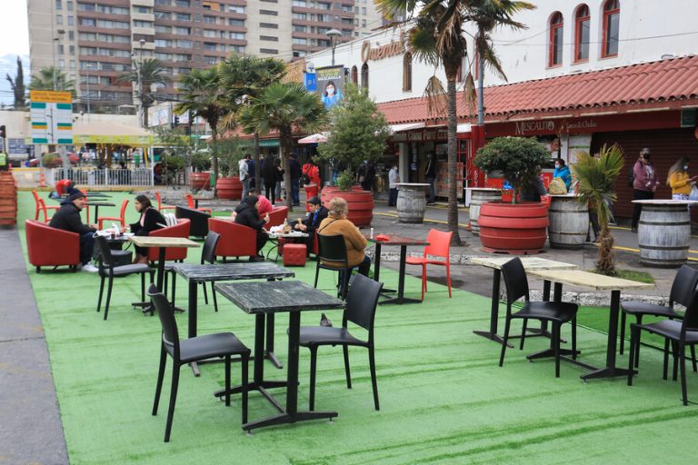 Farmacias y supermercados abiertos: Así funcionará el comercio este domingo de elecciones primarias