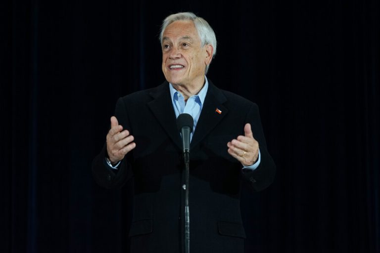 Presidente Piñera desde su local de votación: Elisa Loncón 