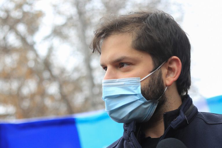 Boric deja atrás los roces con Jadue: “Después de las 8 de la noche seguimos unidos para cambiar Chile”