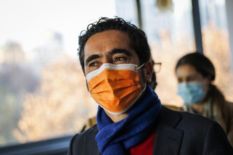 Briones: “Hay propuestas que te dicen que van a trabajar menos y van a ganar más y eso es chiva”