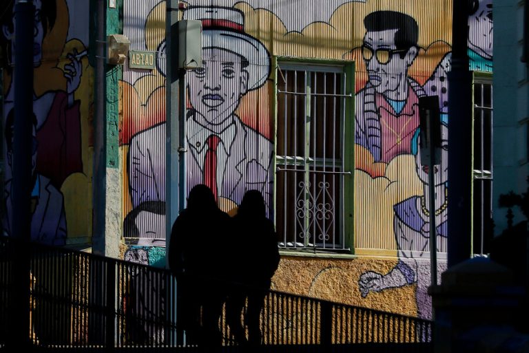 Minsal anuncia nuevos avances y retrocesos: 19 comunas pasarán a Preparación el martes