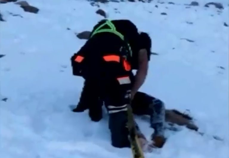 Tres personas fueron rescatadas en Valle Nevado: No portaban elementos necesarios y sufrieron principio de hipotermia