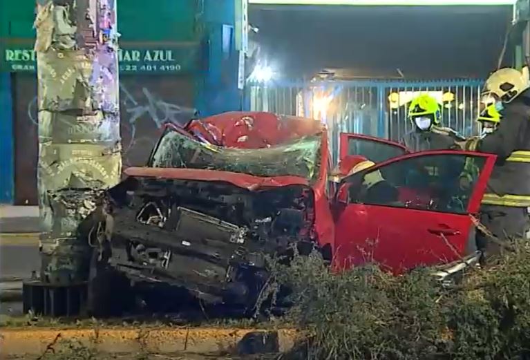 Una conductora murió tras chocar de frente en su vehículo con un poste en san Miguel