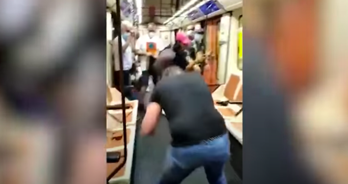 Enfermero fue atacado en el metro tras pedirle a un hombre que utilizara mascarilla