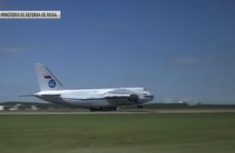 Rusia envió dos aviones con 88 toneladas de ayuda humanitaria a Cuba