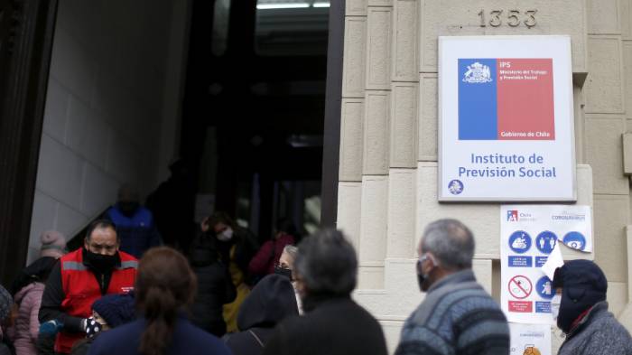 Revisa aquí con tu RUT: ¿Tienes pagos pendientes de tus beneficios del IPS?