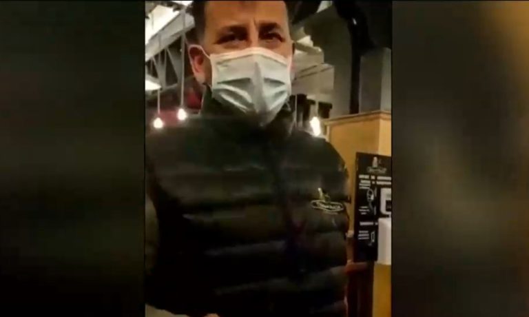 Mujer acusó a restaurant de 