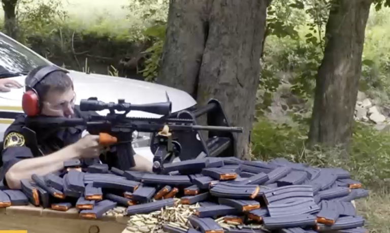 Inédito tráfico de armas de guerra en Chile: Incautan fusiles de carácter militar en Aduana de Iquique