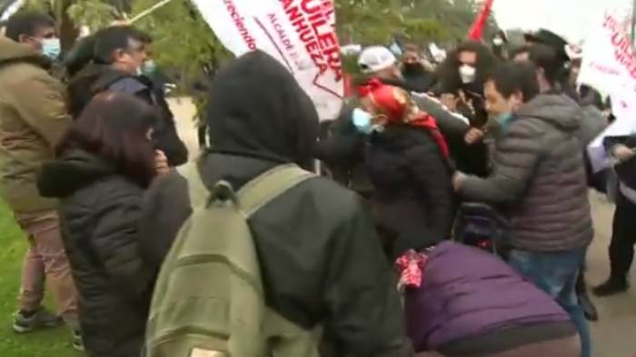 Equipo de CHV y manifestantes fueron agredidos por partidarios de alcalde de San Ramón