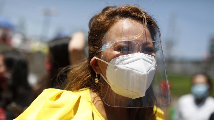 Las polémicas de Cathy Barriga: Encuentran bodega llena de peluches comprados con fondos para la educación municipal