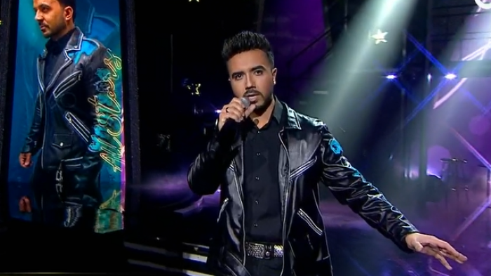 Una actitud empoderada: Luis Fonsi demostró todo su talento en el escenario