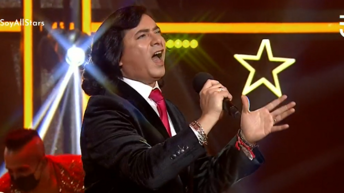 ¿Exageró un poco? Así fue la criticada presentación de Camilo Sesto en Yo Soy All Stars