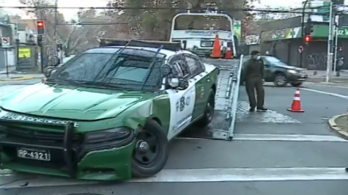 Cuatro carabineros atropellados en control policial: Un oficial se encuentra grave tras persecución por Ñuñoa y Providencia