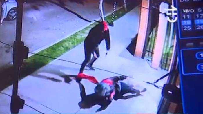 Video muestra la heroica acción: Conserje salvó a vecina de violento asalto en La Florida