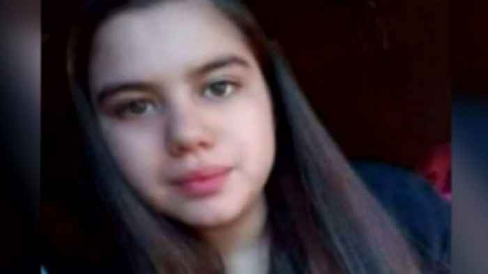 Madre desesperada: Su hija de 15 años desapareció el sábado y se presume que estaría con hombre de 30 años