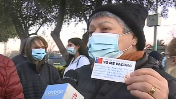 Continúa escasez de vacunas Pfizer: Personas exigen su segunda dosis y no calificar como rezagados