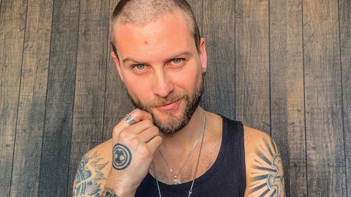 “Temazo”: Seguidores de Jean Philippe lo llenan de elogios tras épico cover que compartió en redes sociales