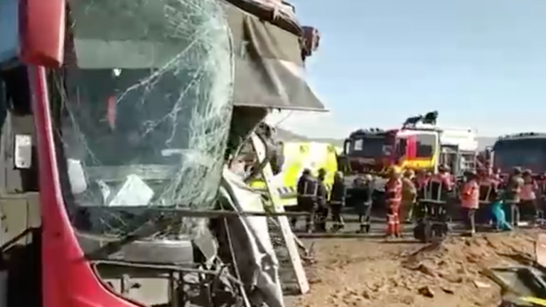 Doble colisión en minutos: Choques frontales dejaron 4 fallecidos en medio de intensa niebla