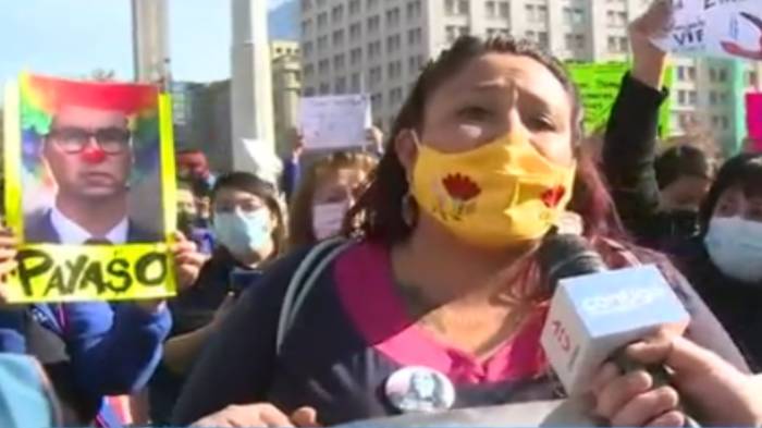 Técnicos y educadoras de párvulos en masiva protesta: Acusan que quedaron fuera de ley de reajuste