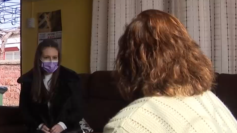 No se acuerda de nada: Mujer asegura que delincuentes la drogaron con una hoja de papel para luego robarle