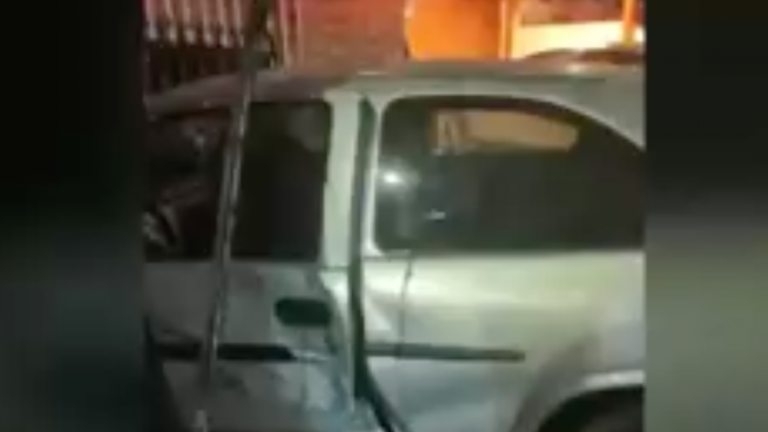 Vecinos salvan de milagro: Conductora ebria chocó contra una casa en Puente Alto