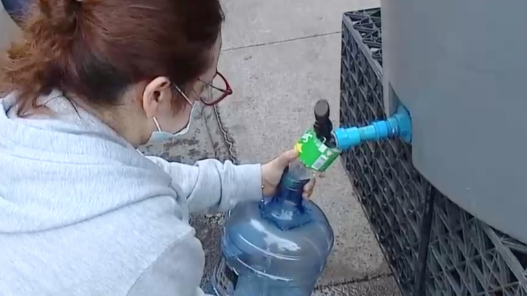 Culpan a la administración: Llevan cuatro días sin agua potable tras rotura de matriz