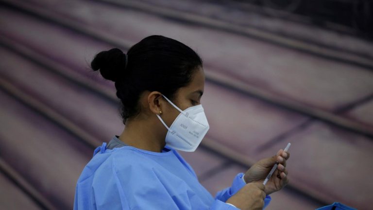 El Banco Mundial distribuirá 430 millones de dosis de vacunas contra el coronavirus