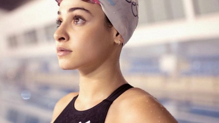 Yusra Mardini: La nadadora olímpica que salvó a 18 personas de morir ahogadas luego de escapar de la guerra en Siria