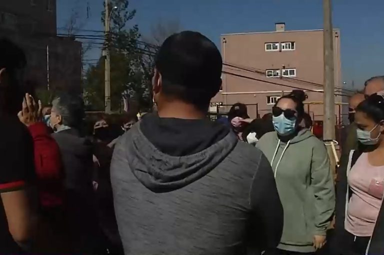 Tensión entre vecinos por toma de terreno por parte de más de 30 familias en Viña del Mar