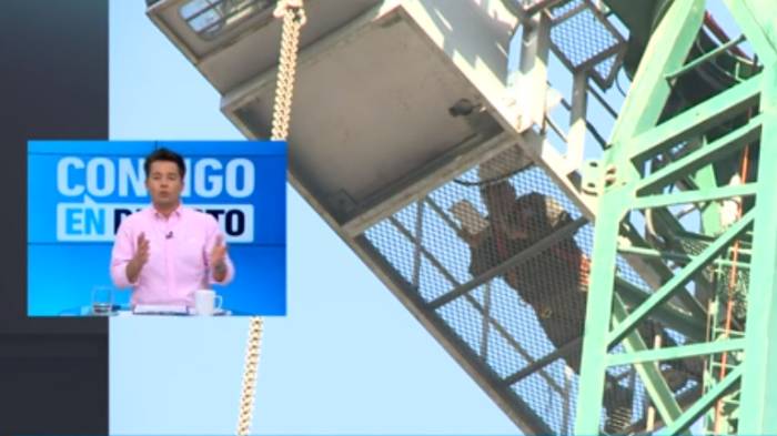 Habló trabajador que se tomó grúa pluma para exigir pago de deuda: “Cuando me depositen me bajaré”