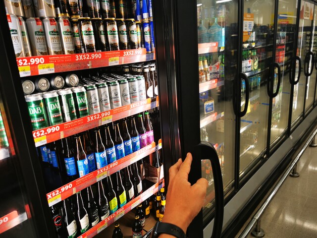 Entra en vigencia la Nueva Ley de Alcohol: Estas son las nuevas exigencias y prohibiciones para el consumo