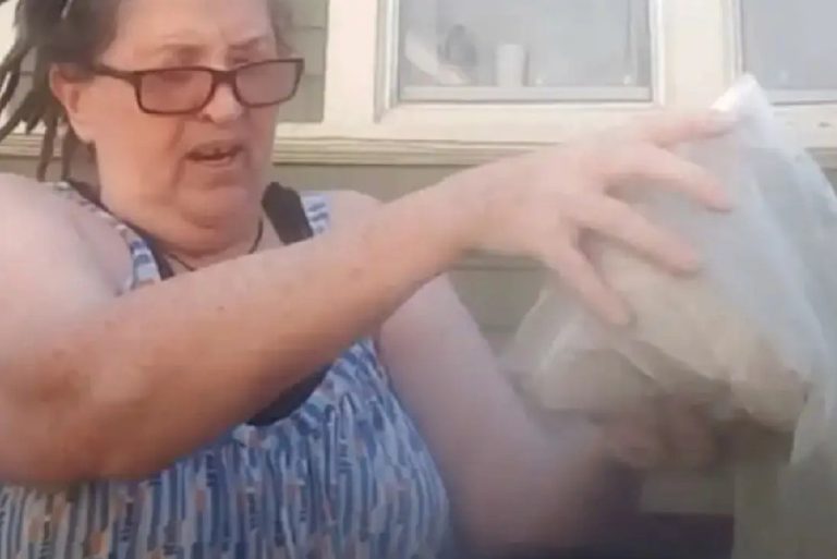 Mujer arrojó las cenizas de su esposo a la basura y explicó que nadie quiso quedarse con él: 