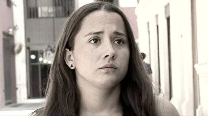 Enigmática muerte de abogada de 28 años: De suicidio a ahorcamiento por asfixia