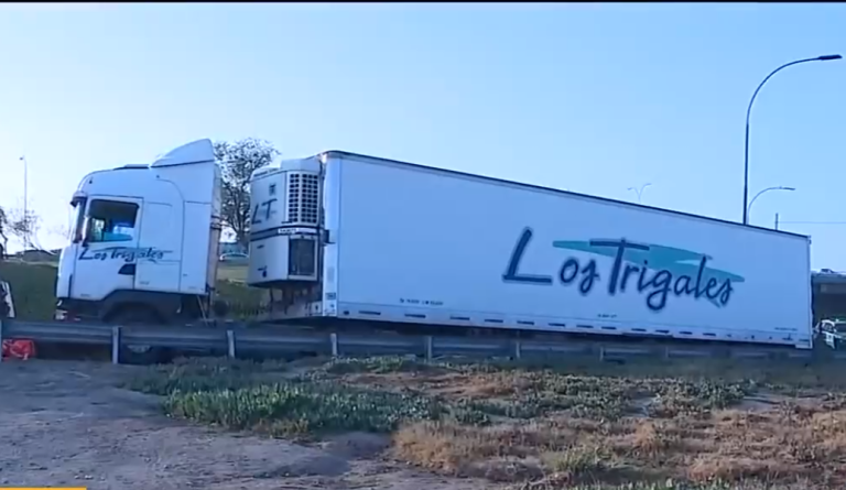 Robó camión y no sabía manejarlo: Terminó confesando y fue detenido