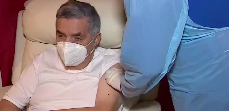 La Florida implementa programa de vacunación a domicilio para vecinos mayores de 80 años